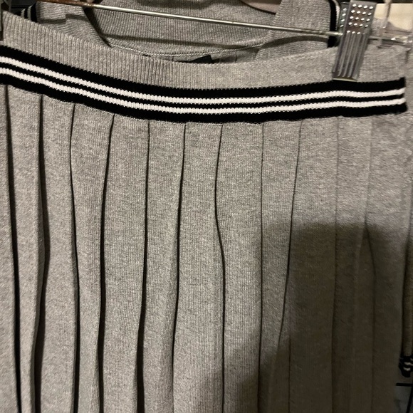 Hera Collection Gray Ribbed Knit Top - Picture 4 of 6